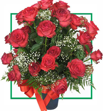 Blushing Blooms Roses Bouquet